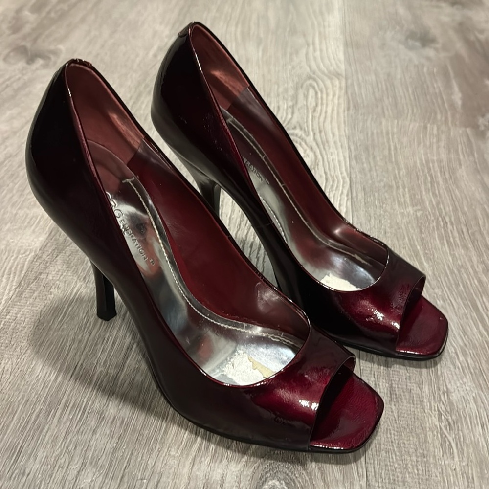 BCBG beautiful burgundy peep toe heels